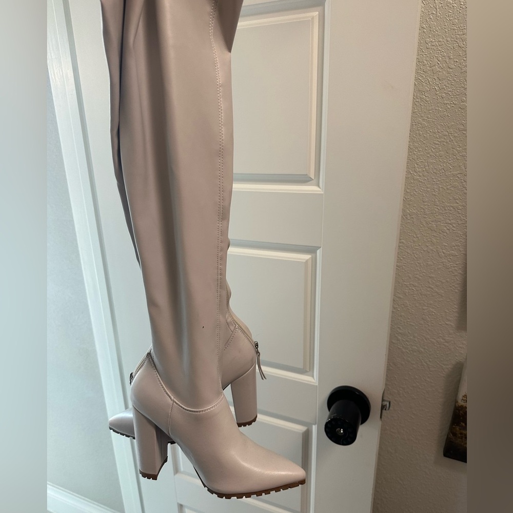Steve Madden knee high boots size 7.5